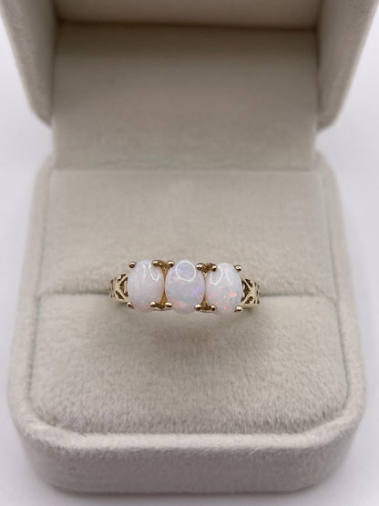 9ct gold opal ring