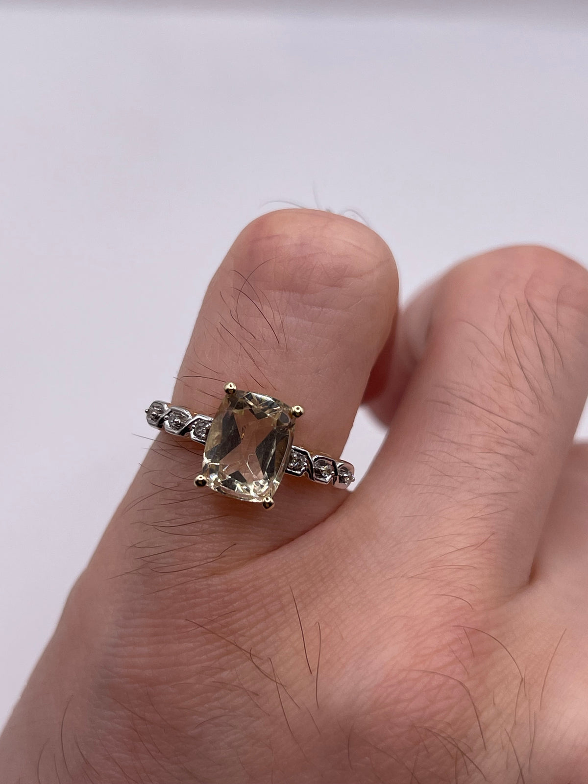 9ct gold quartz and zircon ring