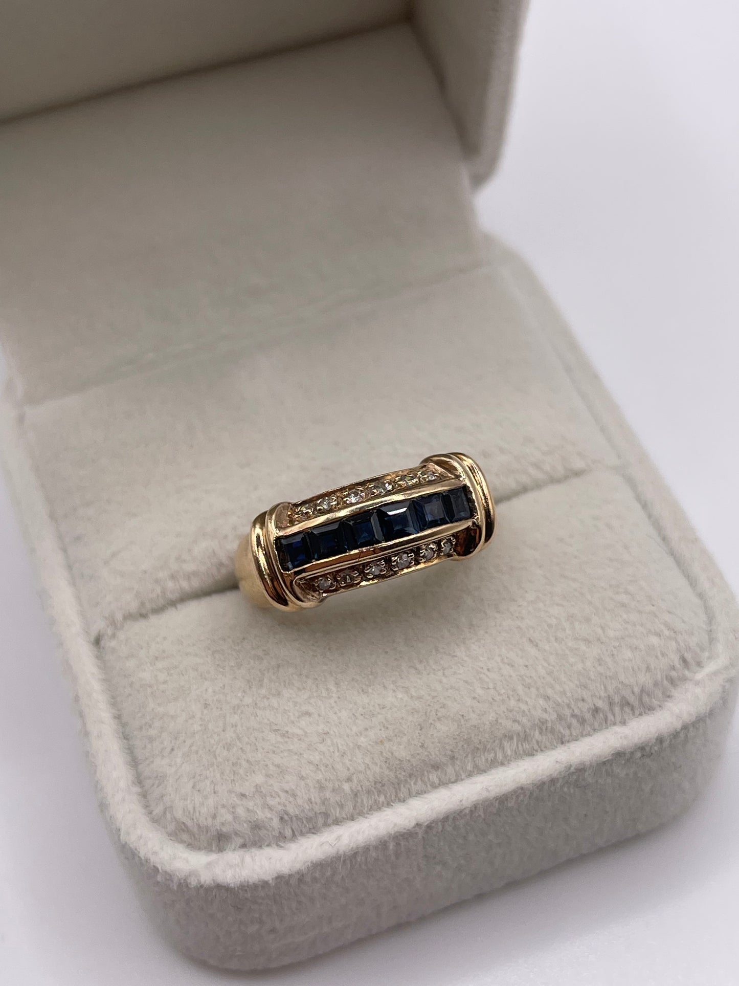 9ct gold sapphire and diamond ring