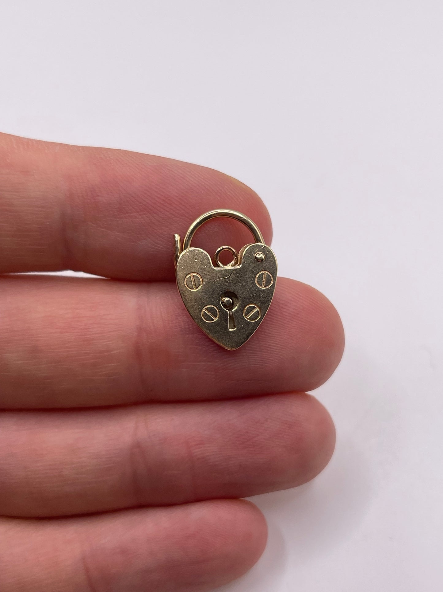 9ct gold padlock 7
