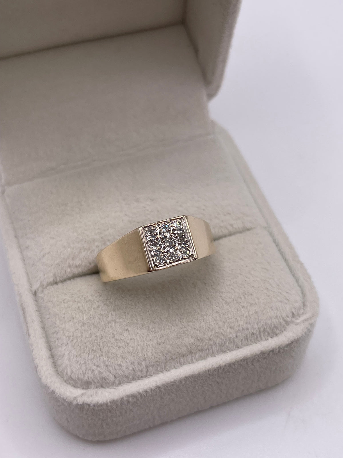 9ct gold diamond cluster ring