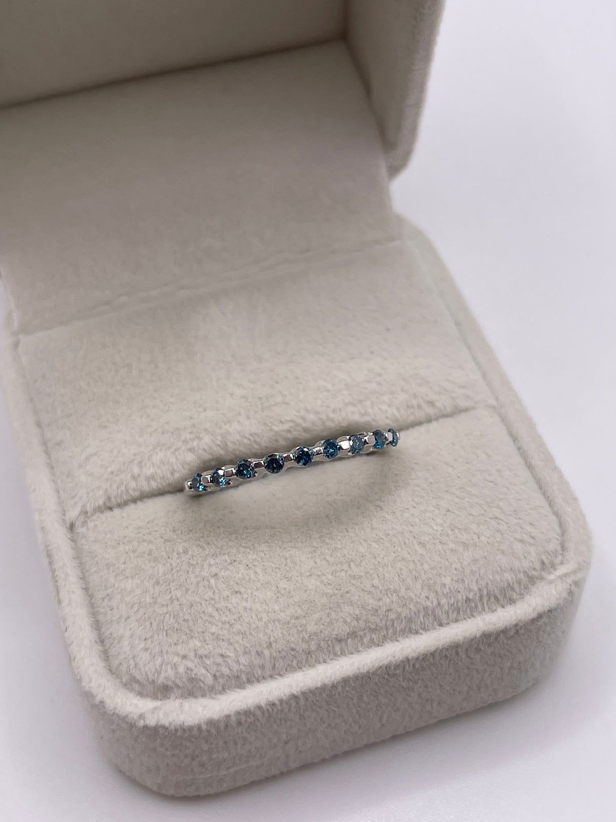 9ct white gold blue diamond ring