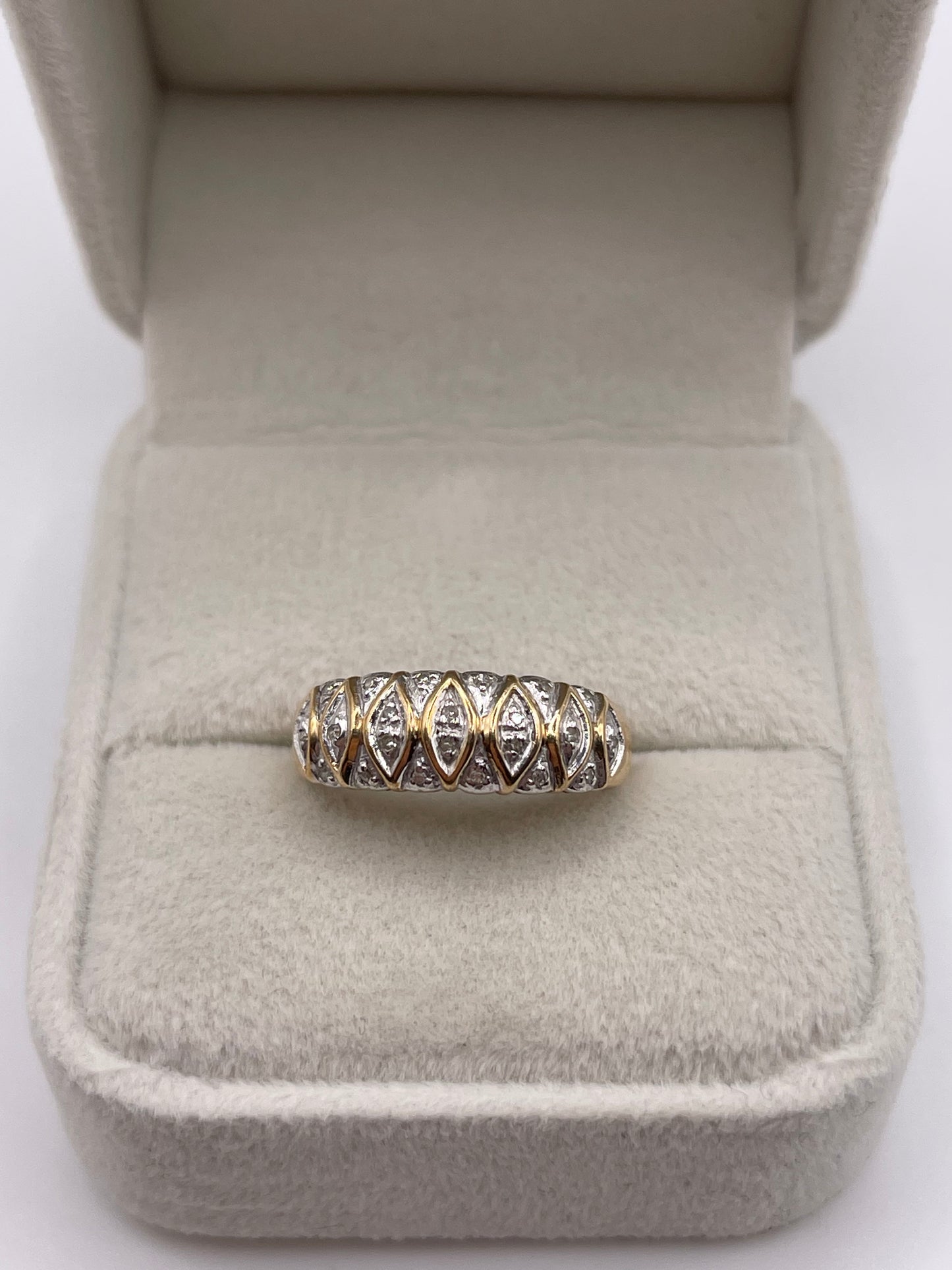 9ct gold diamond ring