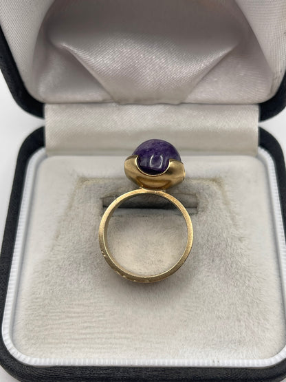 9ct gold cabochon amethyst ring