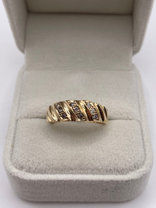 14ct gold diamond croissant ring