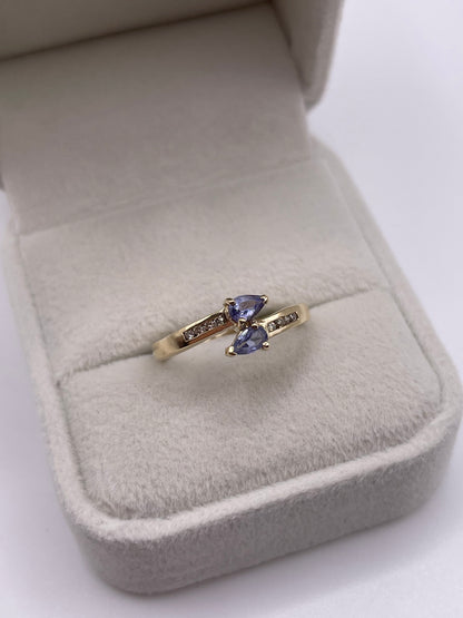 9ct gold tanzanite and diamond ring
