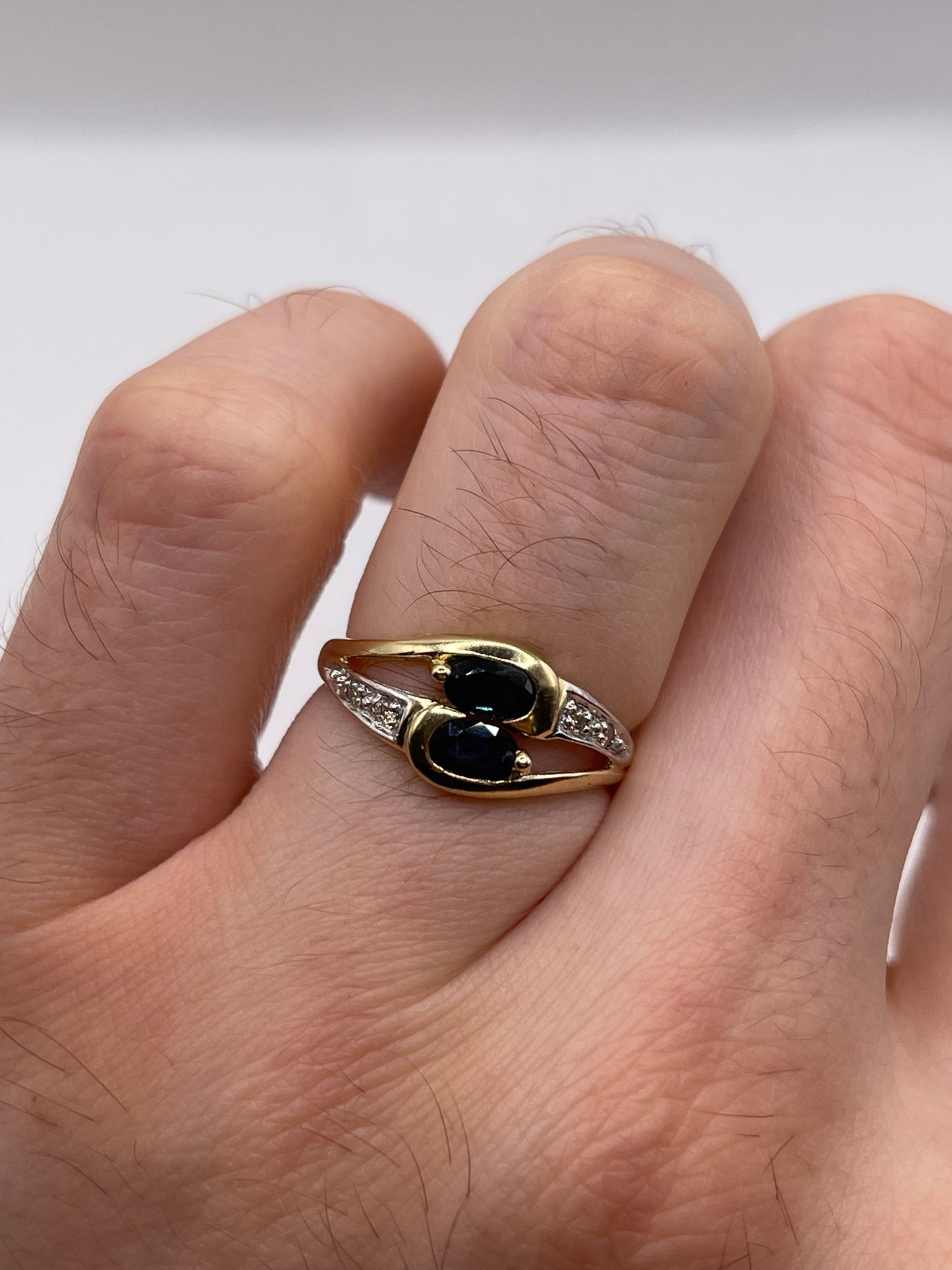 9ct gold sapphire and diamond ring