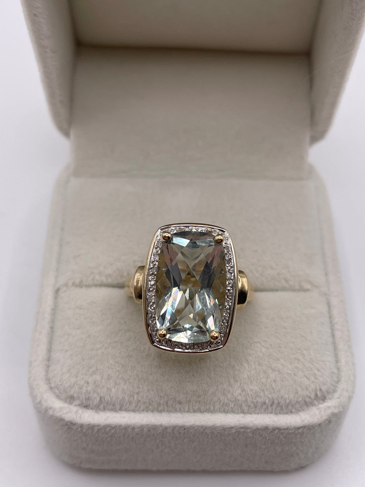 9ct gold green amethyst and diamond ring