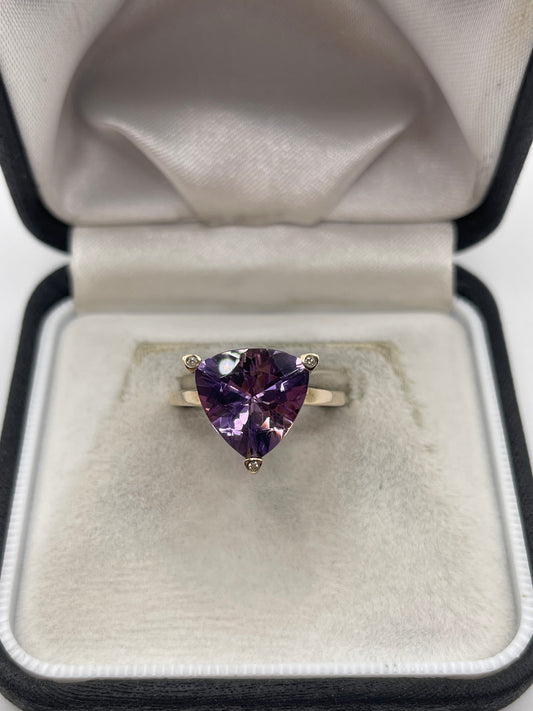 9ct gold amethyst and diamond ring