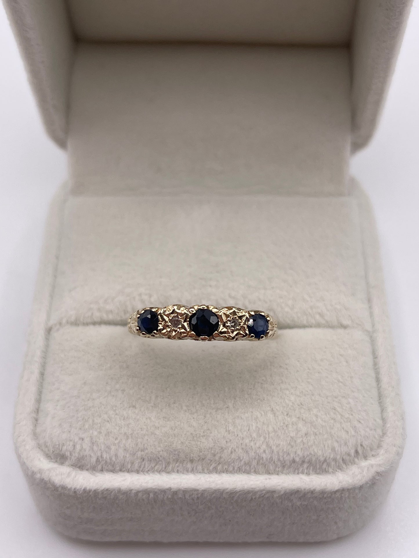 9ct gold sapphire and diamond ring
