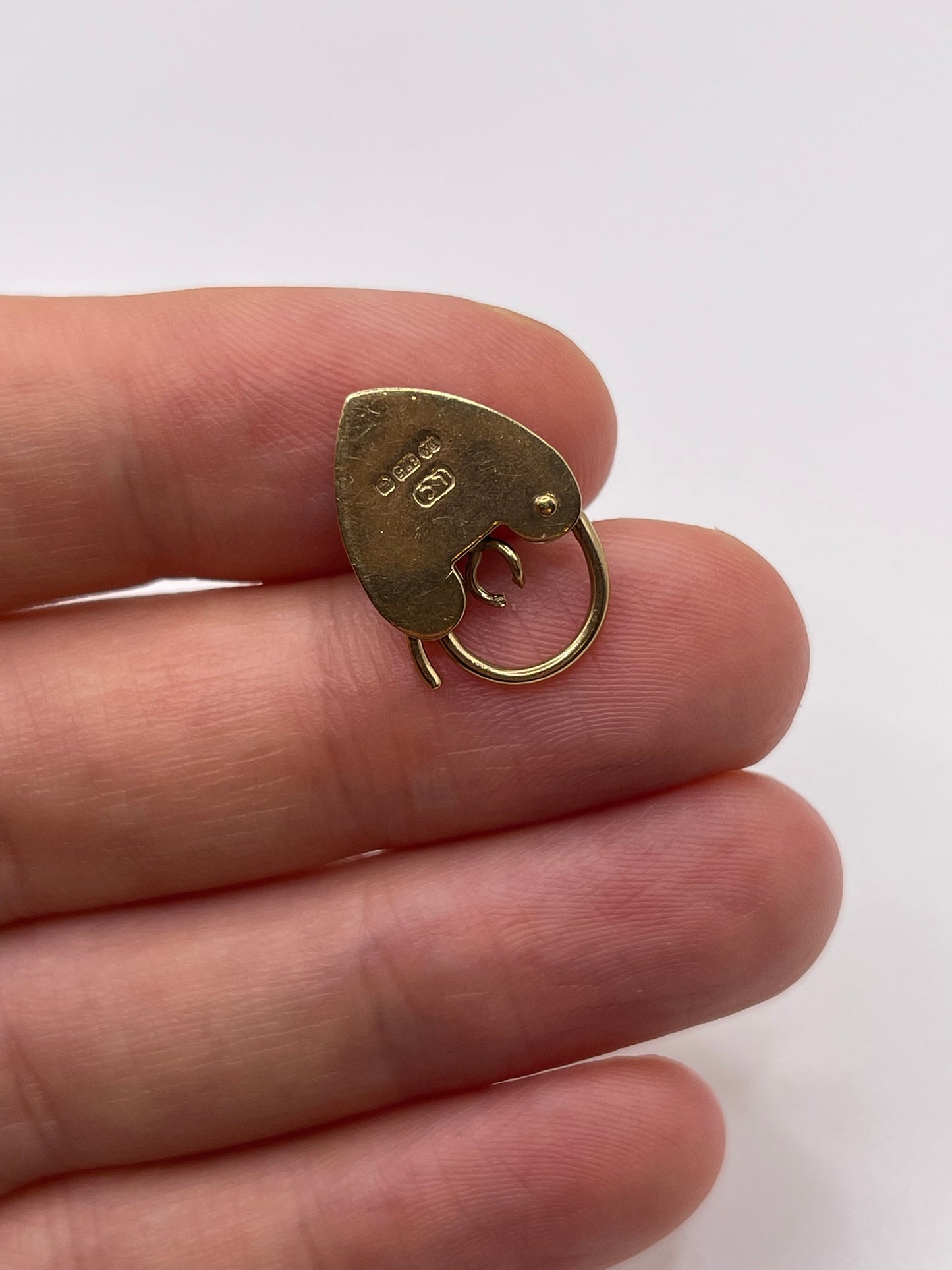 9ct gold padlock 7