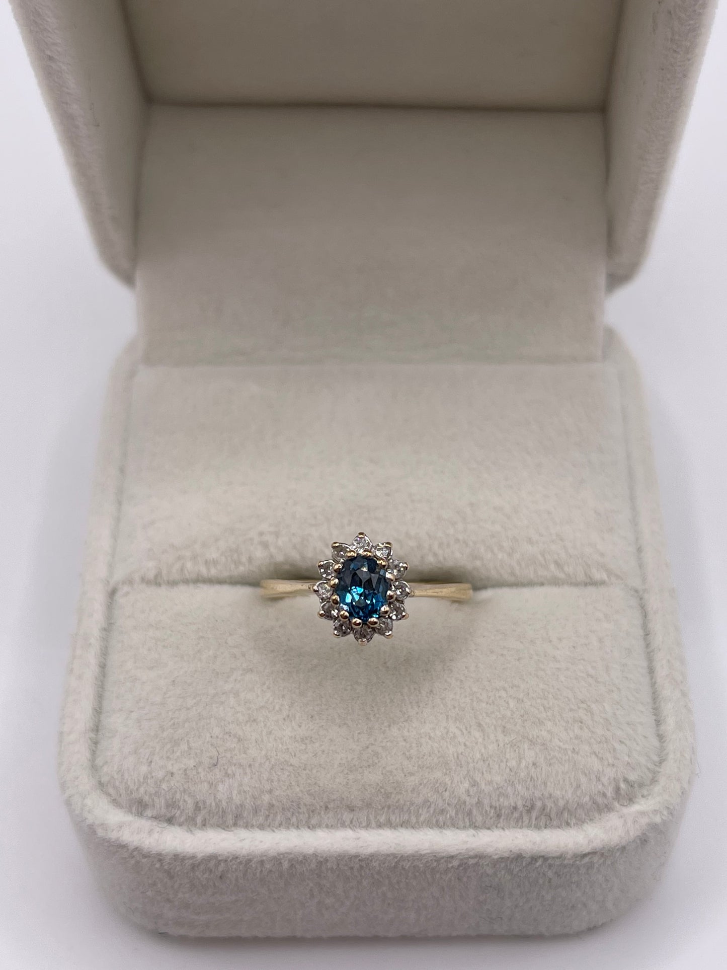 9ct gold topaz and diamond ring