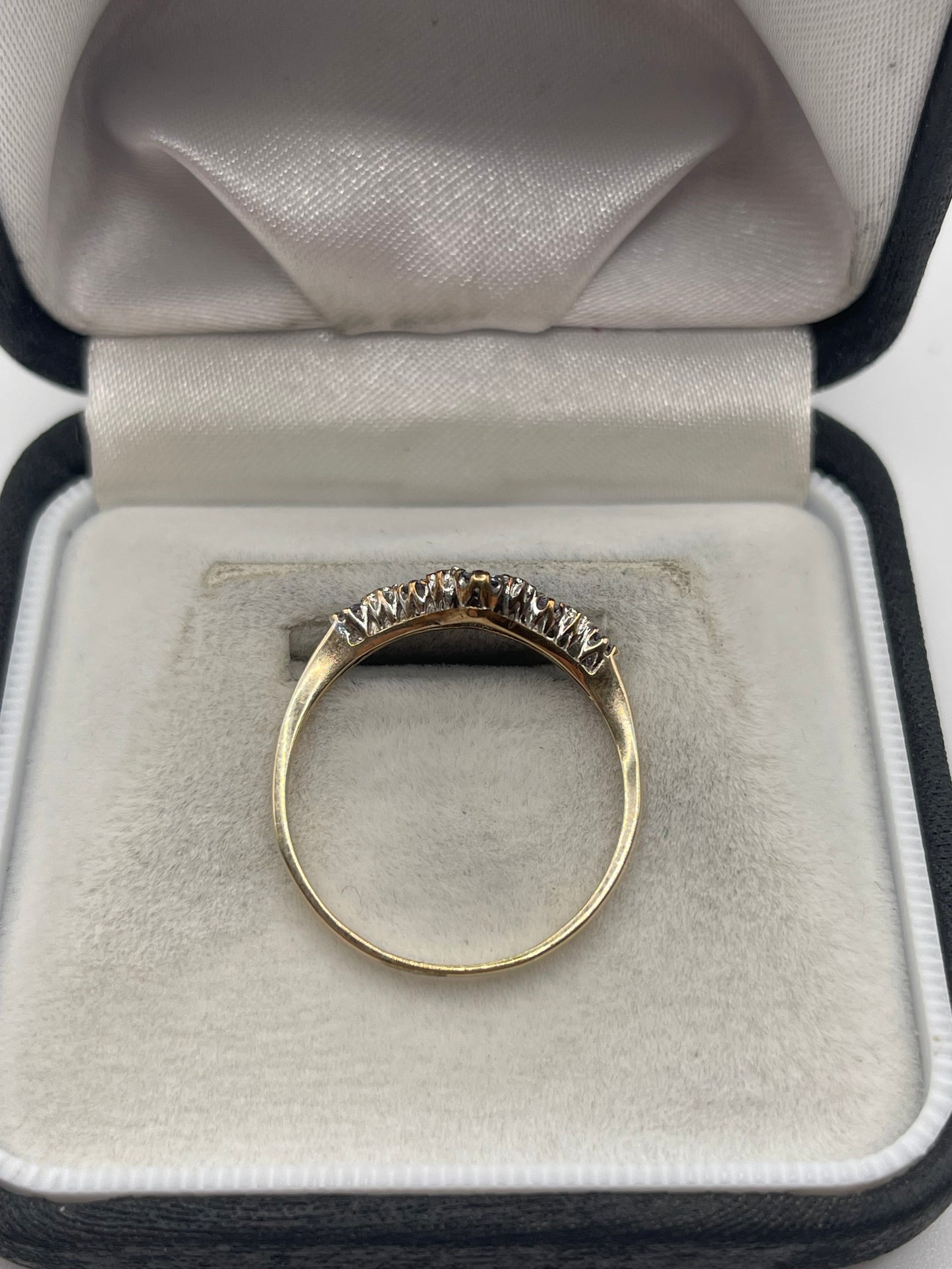 9ct gold tanzanite and diamond ring