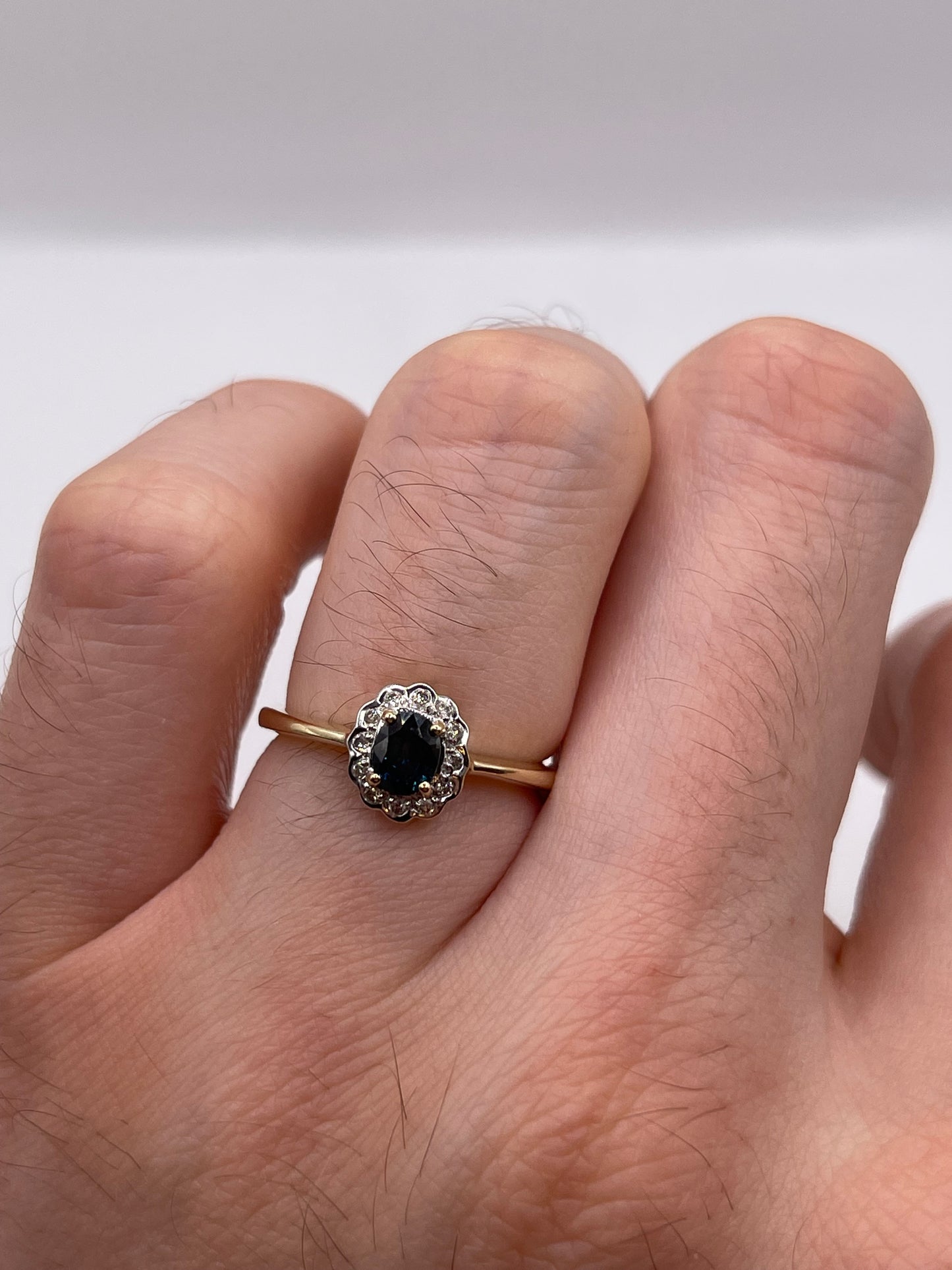 9ct gold sapphire and diamond ring