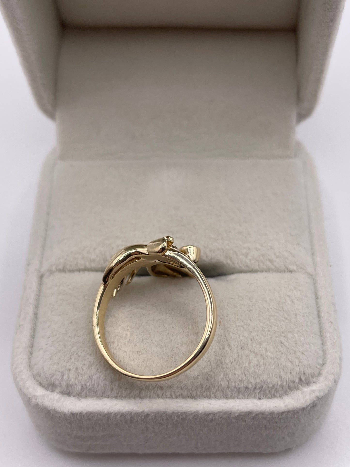 9ct gold emerald hand ring