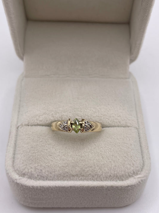 9ct gold peridot and diamond ring