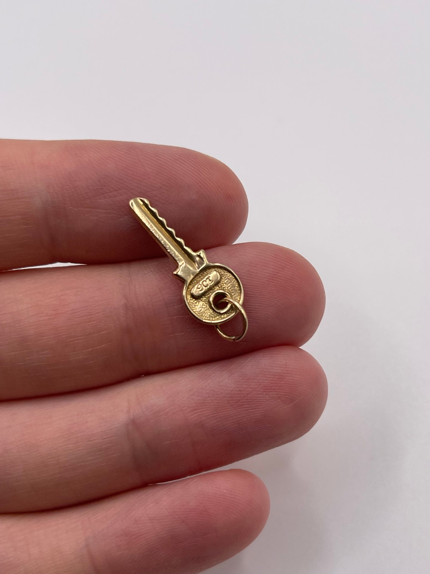 9ct gold key charm