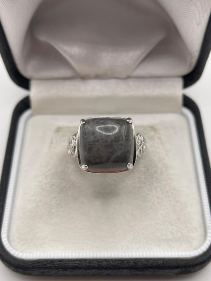 Silver gemstone ring