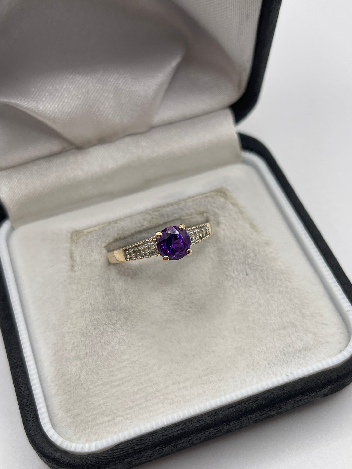 9ct gold amethyst and diamond ring