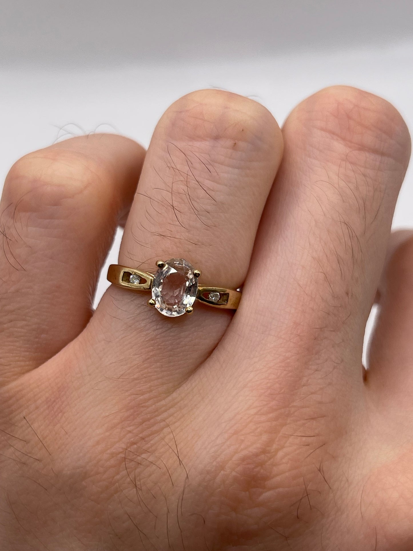 9ct gold morganite and diamond ring