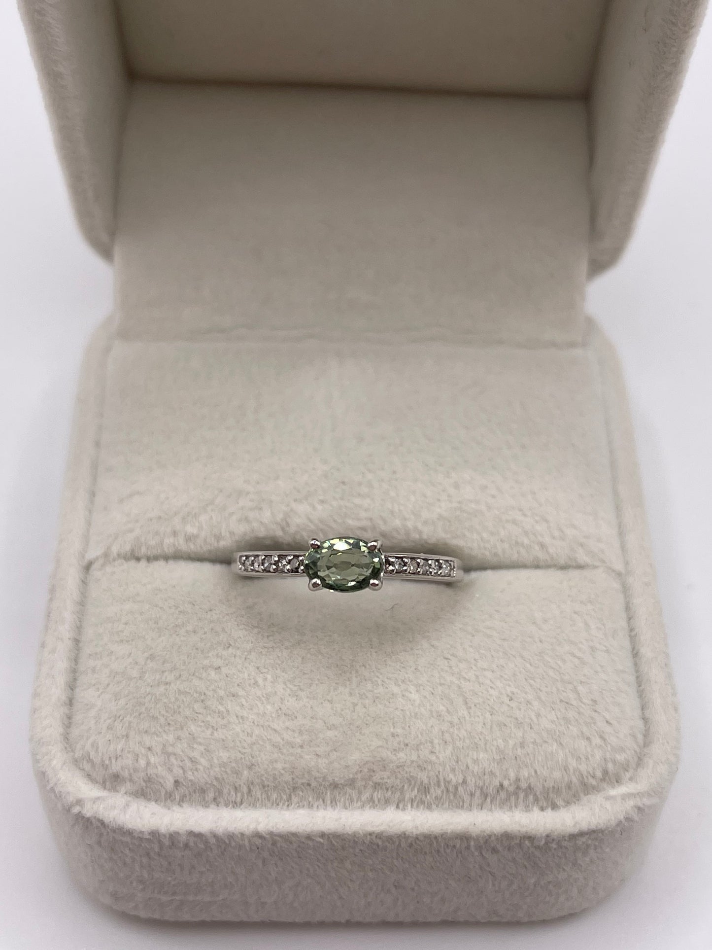 9ct white gold green sapphire and diamond ring