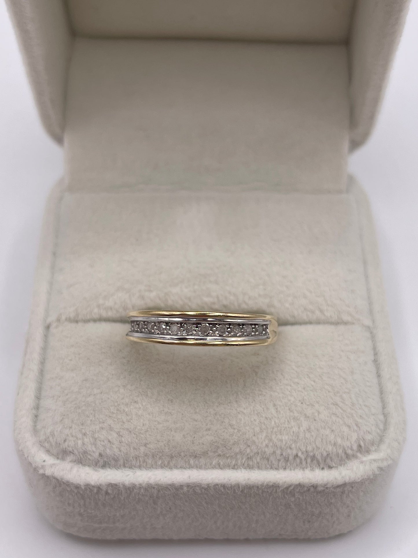 9ct gold diamond ring