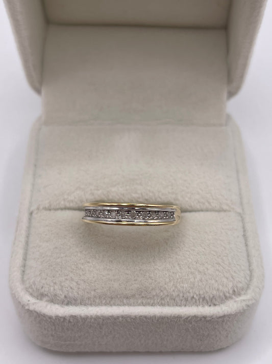 9ct gold diamond ring