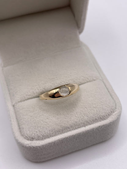 9ct gold moonstone gypsy ring