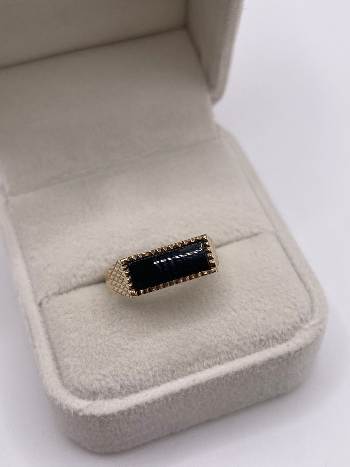 9ct gold onyx signet ring