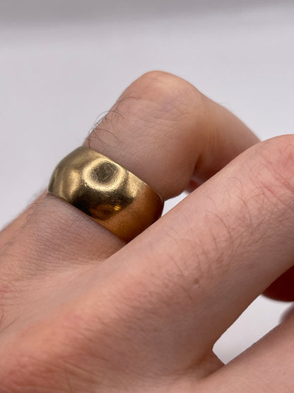 Heavy 9ct gold band