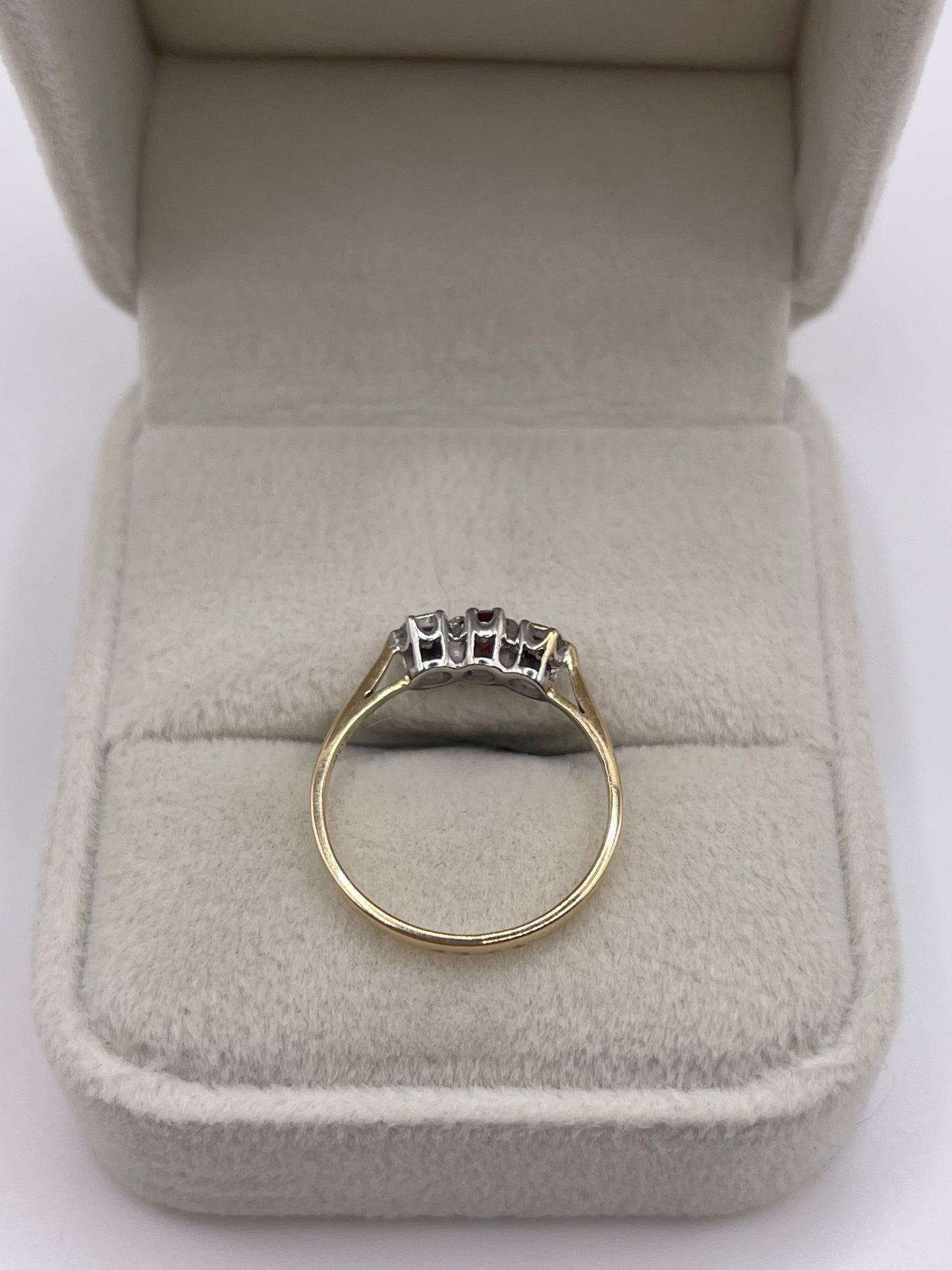 9ct gold garnet and diamond ring