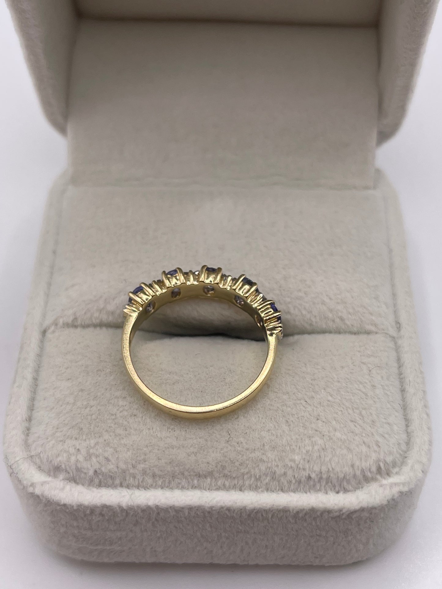 14ct gold tanzanite and diamond ring