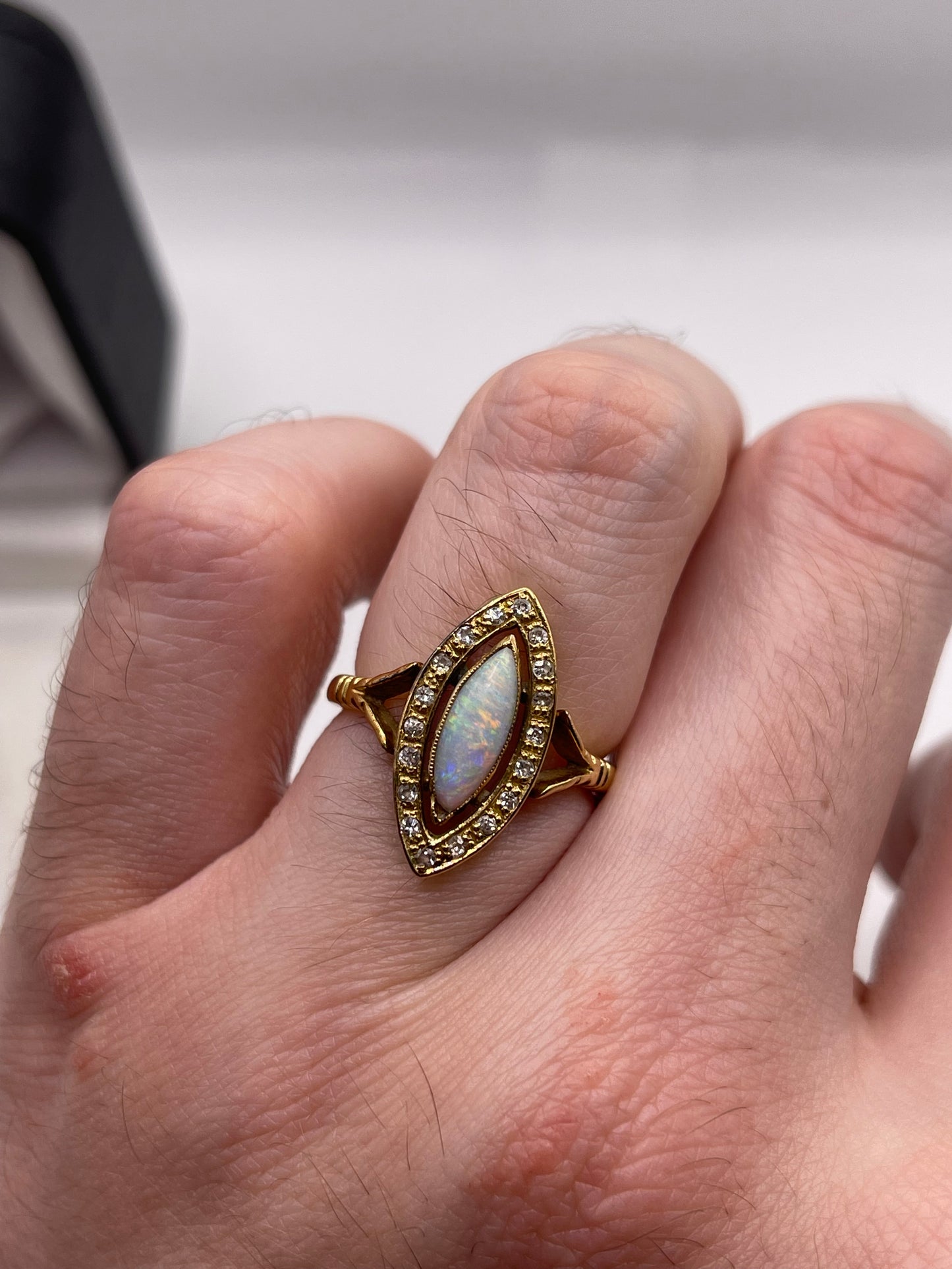 18ct gold opal and diamond ring