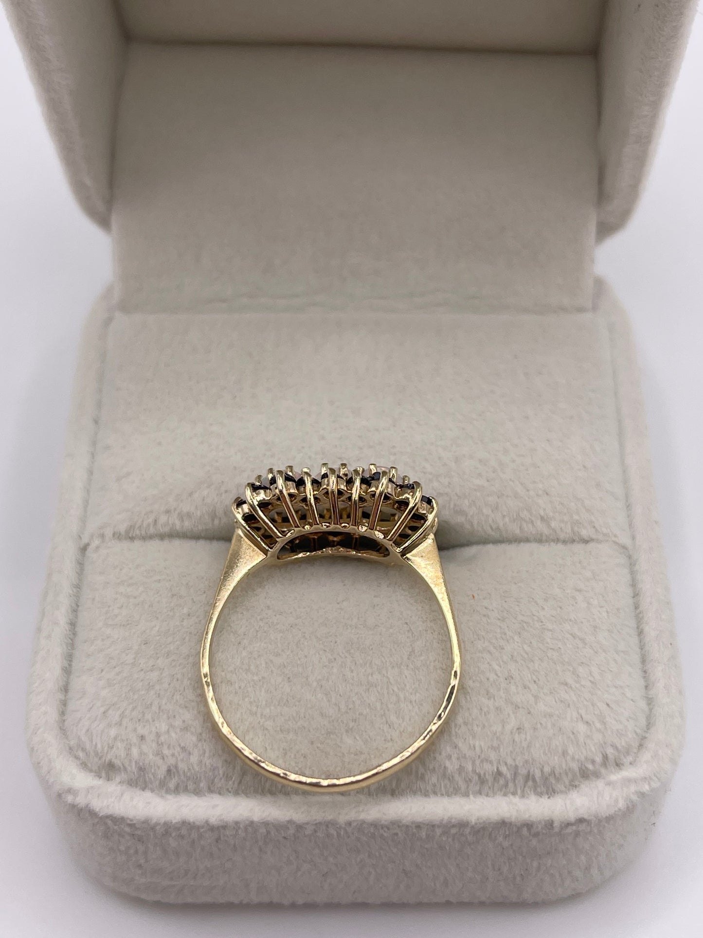 9ct gold opal and sapphire ring