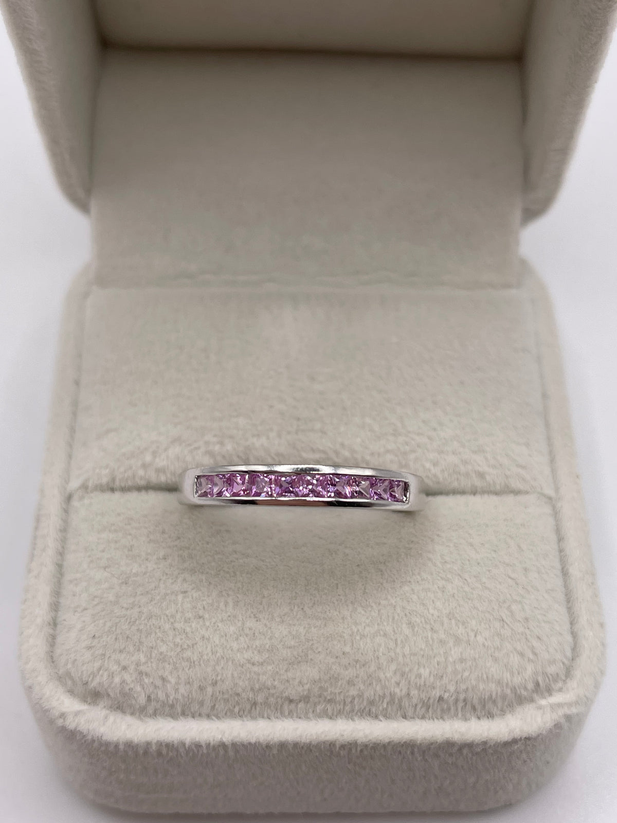 9ct white gold pink sapphire ring