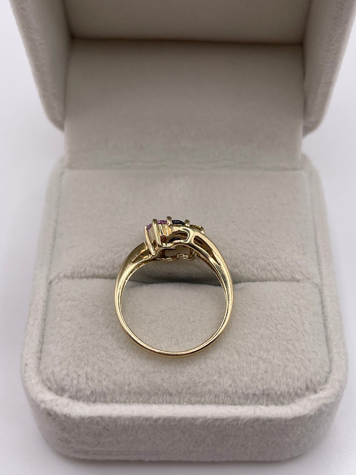 9ct gold sapphire and diamond ring