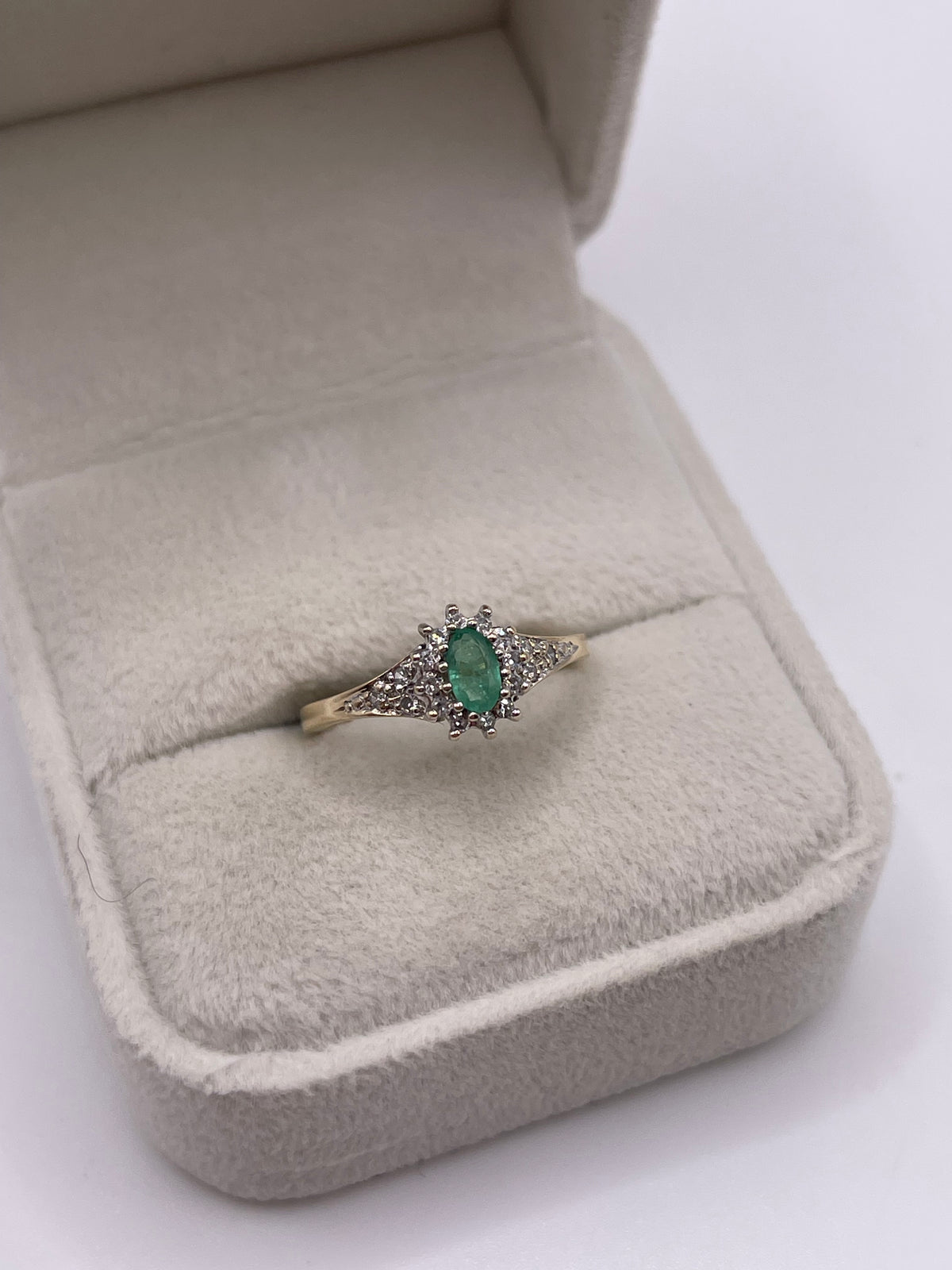 9ct gold emerald and diamond ring