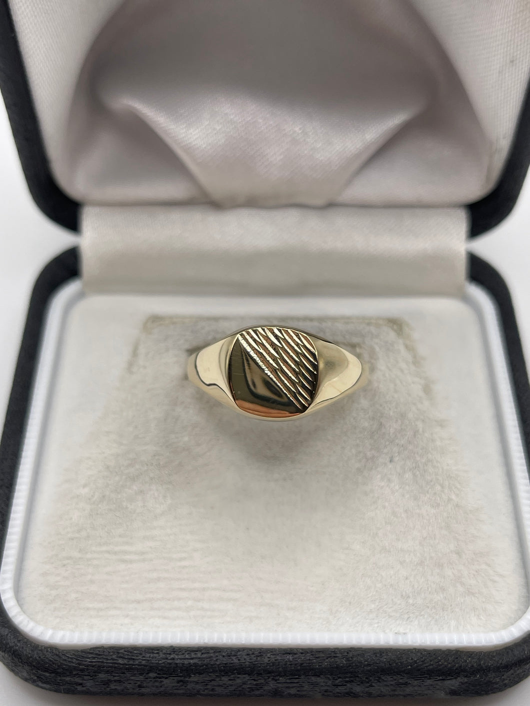 9ct gold signet ring