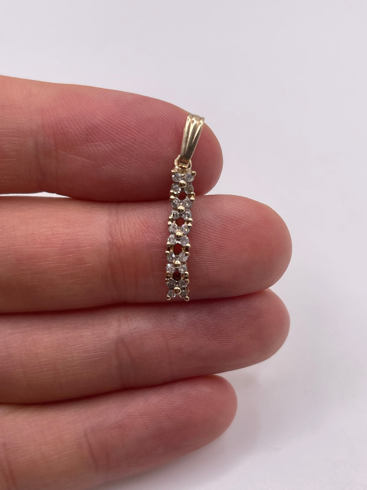 9ct gold diamond cluster pendant