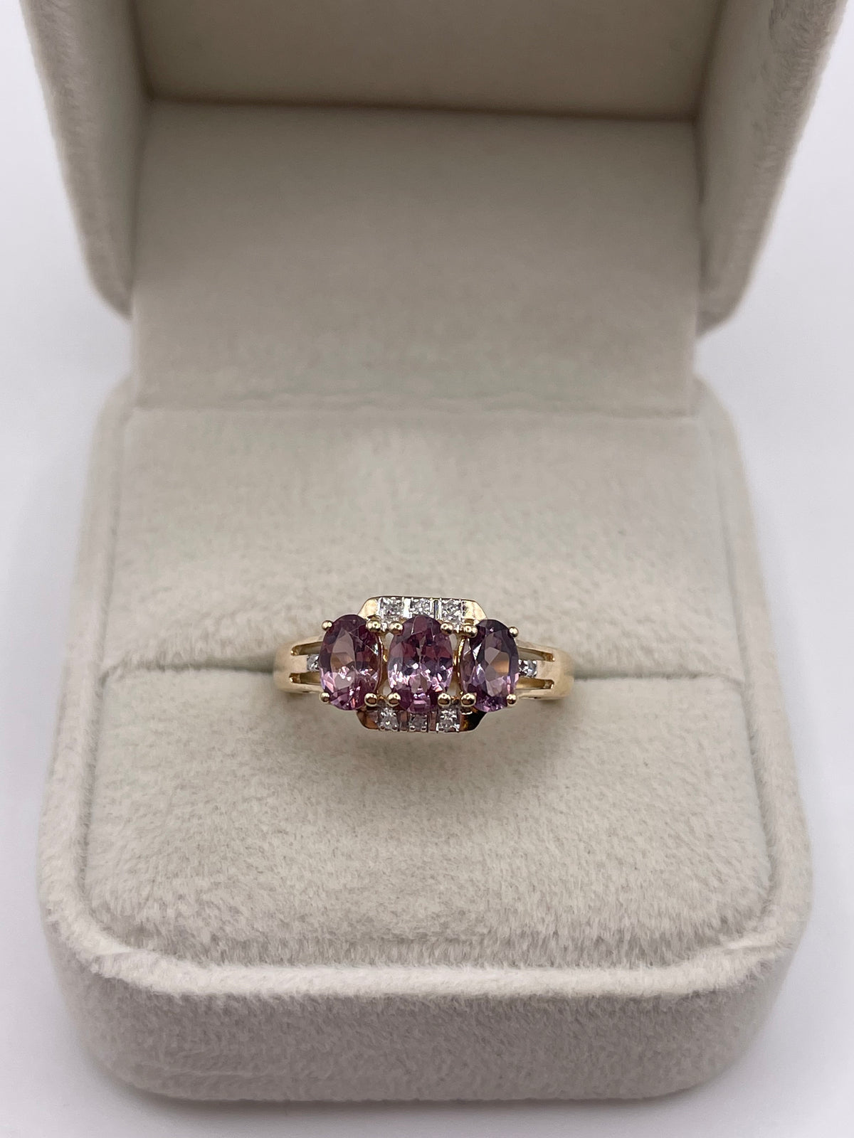 9ct gold spinel and diamond ring