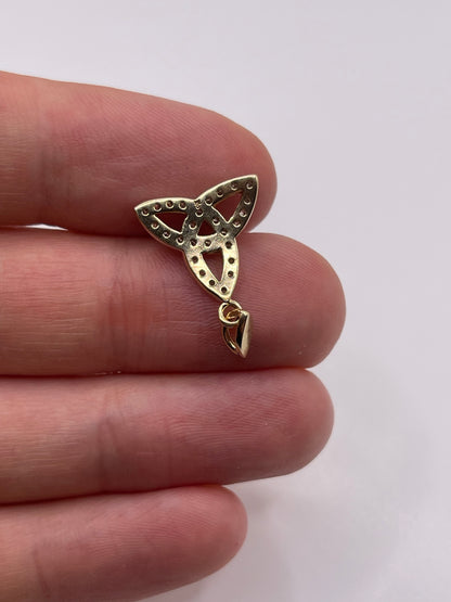 9ct gold diamond knot pendant