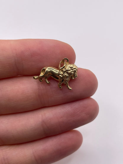 9ct gold lion charm