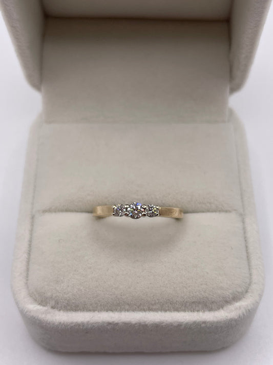 9ct gold 25 point diamond ring