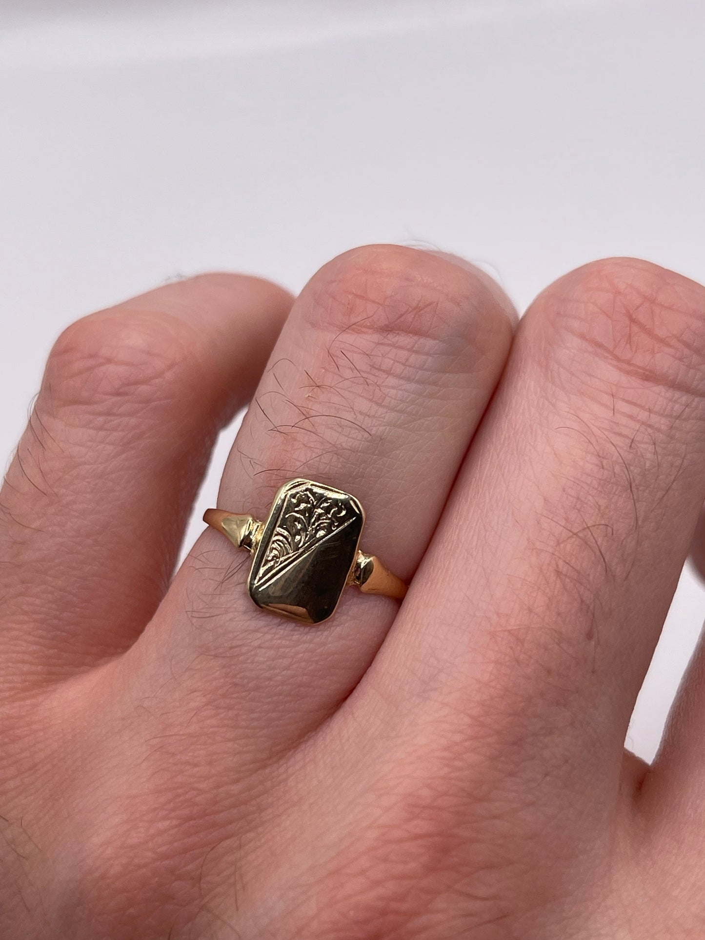 9ct gold signet ring