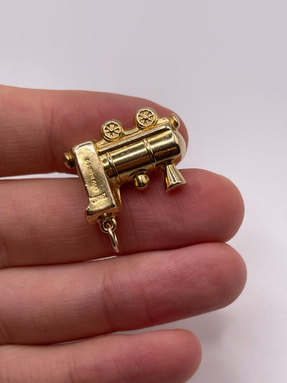 9ct gold train charm