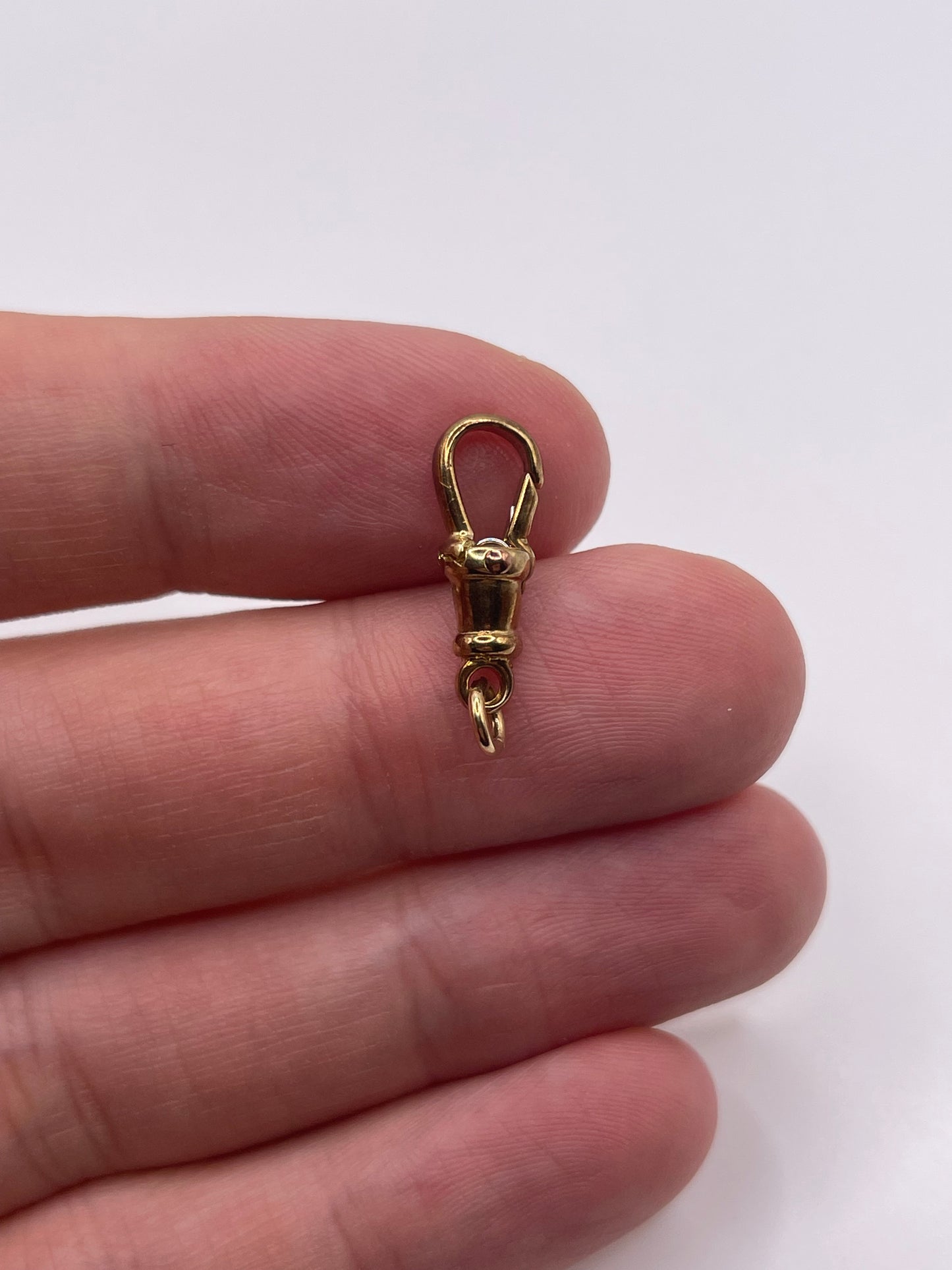 9ct gold dog clip 2