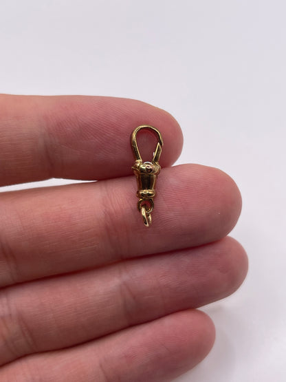 9ct gold dog clip 2