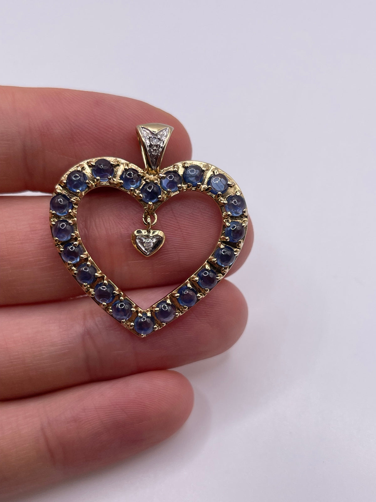 9ct gold cabochon sapphire and diamond heart pendant