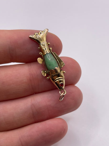 14ct gold articulated fish pendant