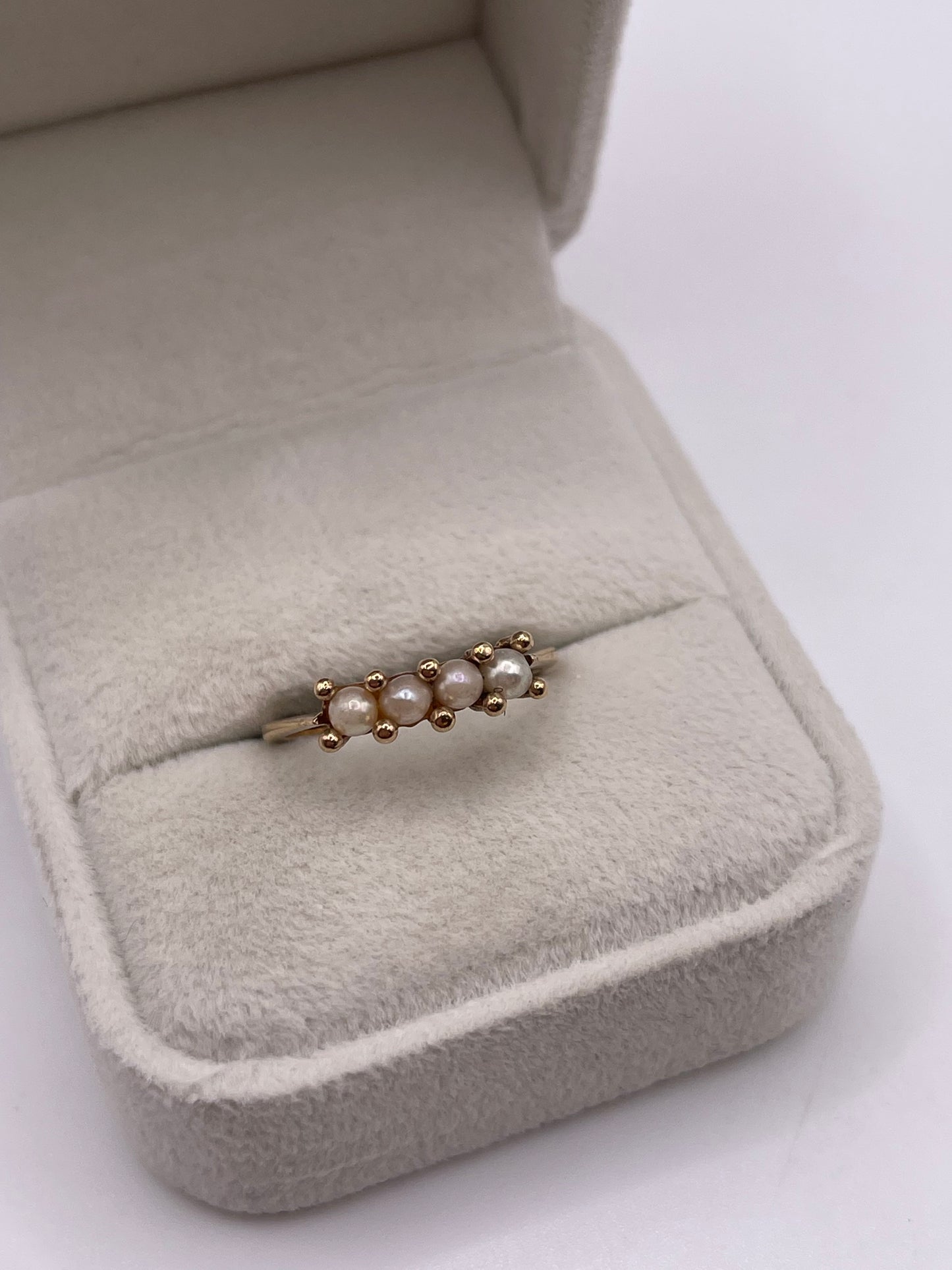 9ct gold pearl ring